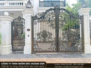 Mẫu cổng nhôm đúc hoa lá tây đẹp