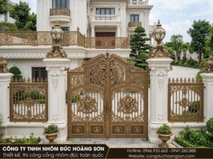 Mẫu 15: Trọn bộ cổng 4 cánh, hàng rào và lan can nhôm đúc Buckingham cho dinh thự, hệ vàng đồng giả cổ