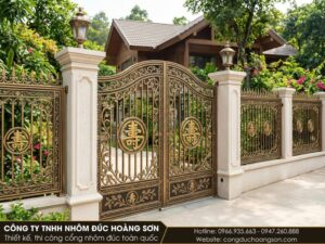 Cổng 2 cánh và hàng rào đồng bộ hoa văn chữ Thọ cho nhà vườn