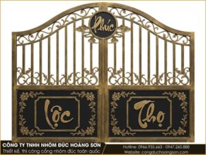 Mẫu cổng có chữ Việt thư pháp Phúc – Lộc – Thọ nét mềm dùng cho nhà phố