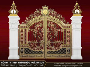 Cổng cổ điển kín, hoa văn dát toàn bề mặt, màu đồng cổ