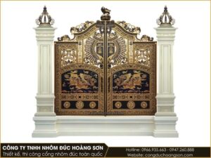Cổng nhôm đúc song long vẫn giữ nét rõ và bền màu theo thời gian
