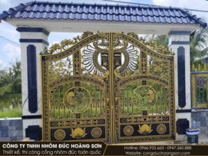 Mẫu cổng nửa kín, chân cổng hoa sen, đôi cá hóa rồng chầu sen