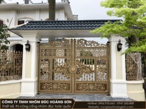 Tổng hợp 20 mẫu cổng nhôm đúc có mái che đẹp kèm báo giá chi tiết